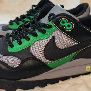 Nike ACG Black and Green Athletic Shoes